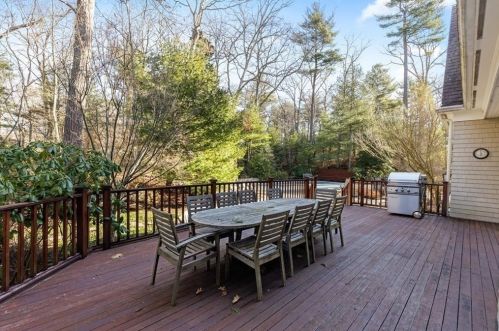 29 Cedar St, Cohasset MA  02025-1211 exterior