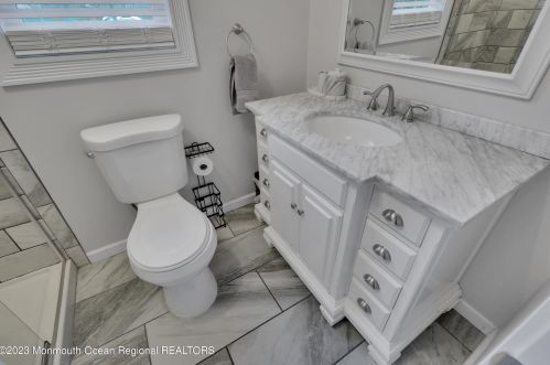 2237 Emerald Park Dr, Lacey NJ  08731-3716 exterior