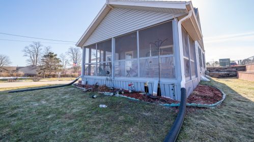 971 Fond Du Lac Ave, Kewaskum, WI 53040-9162