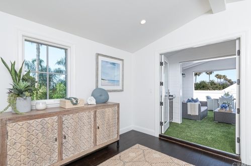 126 Ruby Ave, Newport Beach CA  92662-1126 exterior