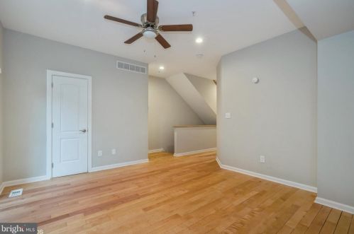 919 Front St, Philadelphia, PA 19123-1715