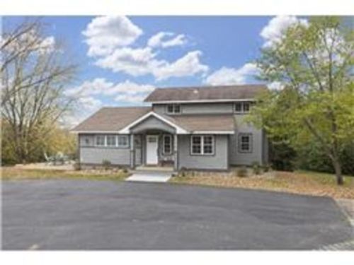 559 Tower Rd, Hudson, WI 54016-8122