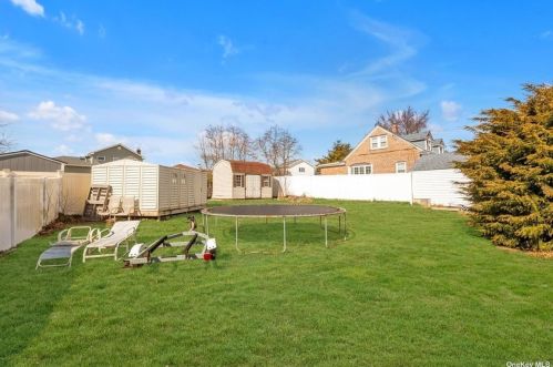 1506 Peapond Rd, North Bellmore NY  11710-2924 exterior