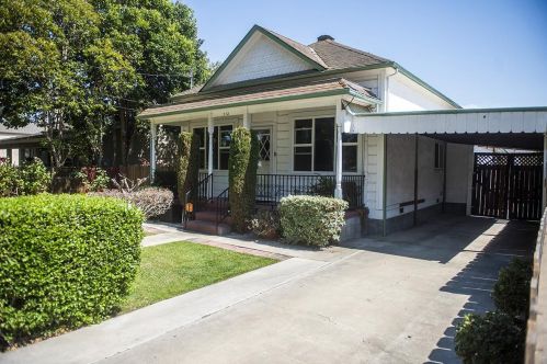 713 7th St, Hollister, CA 95023-3621