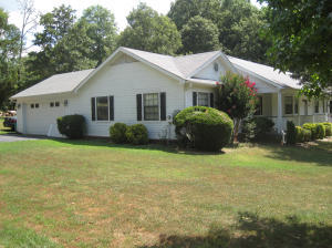 121 Widgeon Rd, Russellville, AR 72802-8139