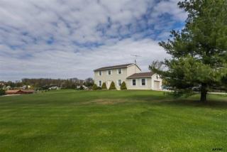 5188 Rocky Rd, Brodbecks, PA 17329-9452
