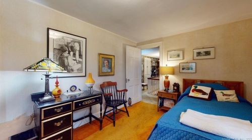 541 Lincoln St, New Britain CT 06052-1802 exterior