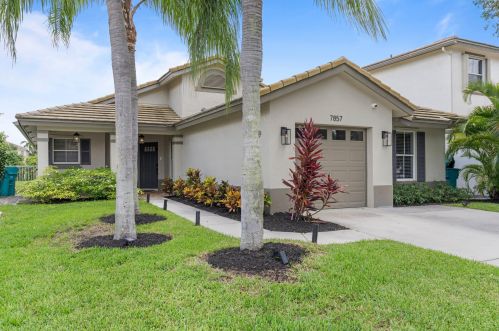 7857 Manor Forest Ln, Boynton Beach FL  33436-8818 exterior