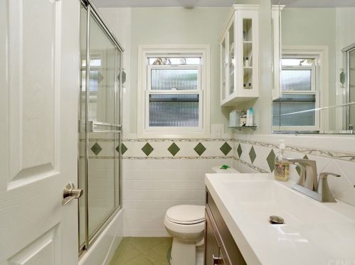 6520 Rosebay St, Long Beach CA  90808-4057 exterior