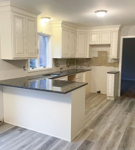 15 Patten Rd, North Haven, CT 06473-2828