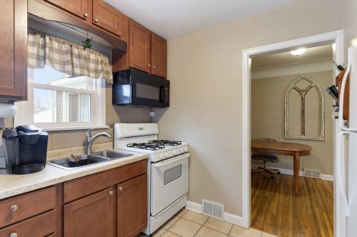 1041 6 St, Saint Paul MN 55106-4609 exterior