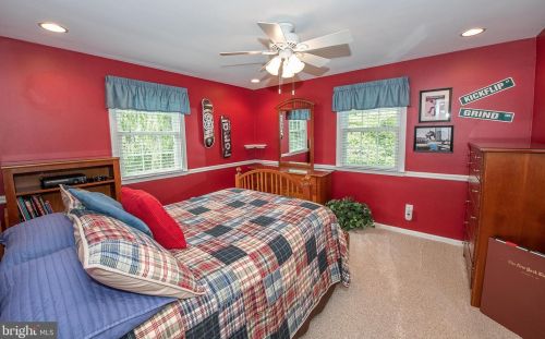 614 Westwind Dr, Berwyn PA  19312-1144 exterior
