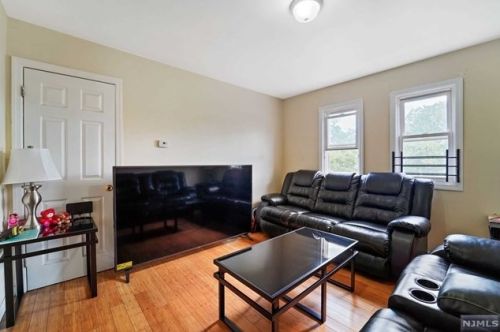 51 Munn Ave, Newark NJ  07106-1410 exterior