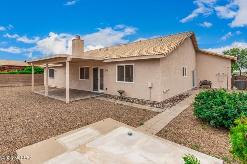 9593 Paseo Juan Tabo, Tucson AZ  85747-5007 exterior