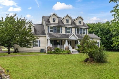 146 Anthony Rd, Glen Gardner, NJ 08826-3135