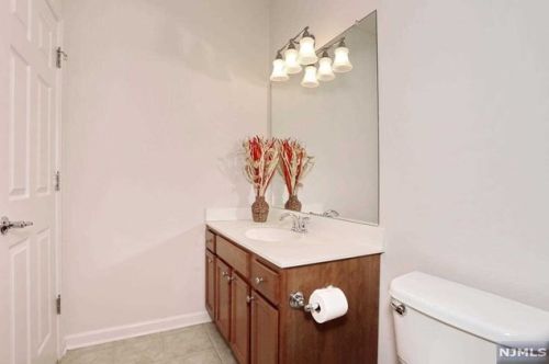 22 Aster Ln, Outwater NJ 07026-3563 exterior