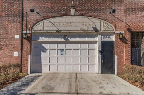 5415 Netherland Ave, Bronx NY  10471-2305 exterior