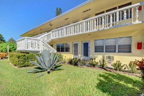 113 Sussex F, West Palm Beach FL  33417-1343 exterior