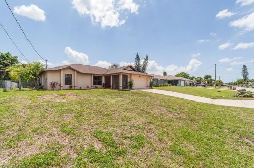 321 17th Pl, Cape Coral, FL 33909-2207
