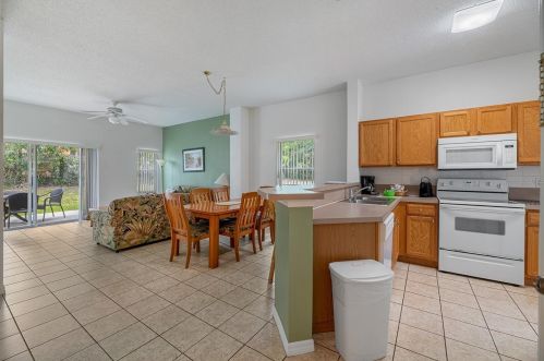 1025 Park Ridge Cir, Kissimmee, FL 34746-6143