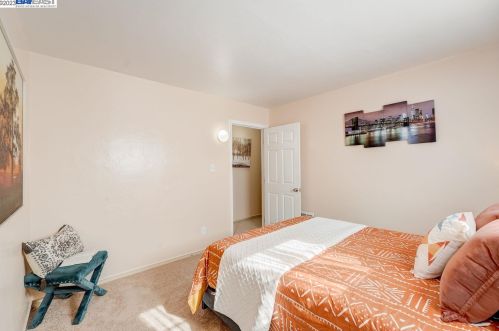 9326 Cherry St, Oakland CA  94603-1632 exterior