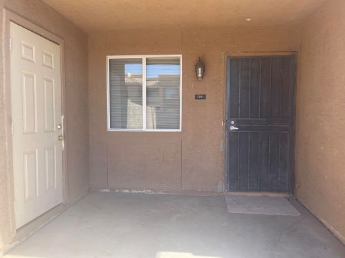 4232 69th Ln, Phoenix, AZ 85033-8227
