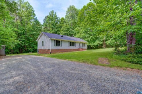 574 Warbonnet Trl, Mineral VA  23117-2838 exterior