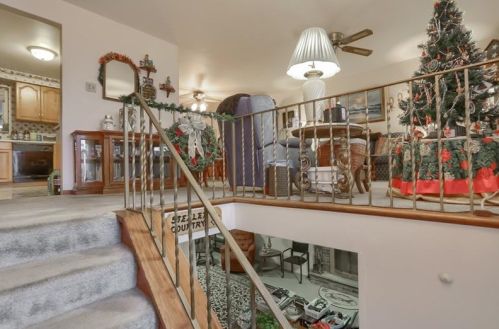 1490 Wood Ave, Glenshaw, PA 15116-2440