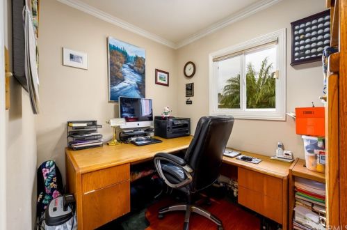 832 Stevely Ave, Long Beach CA 90808-4438 exterior