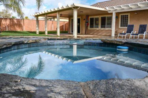 1265 Larkspur Ln, Beaumont CA  92223-2091 exterior