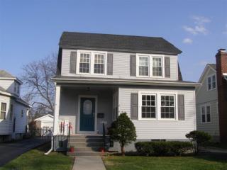 15 Joelson Ct, Albany, NY 12209-1210