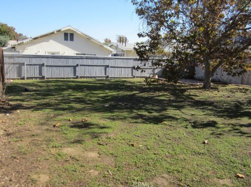 1117 Windsor Rd, Glendale, CA 91205-2533