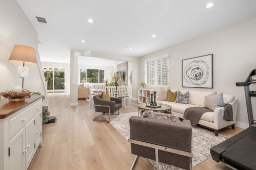 6 Monument Pl, Irvine, CA 92602-0726