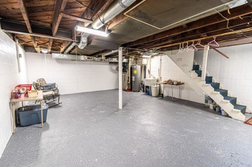 453 Riverview Dr, New Kensington PA  15068-5936 exterior