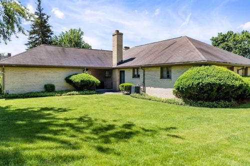 1800 Shaler Dr, Glenshaw, PA 15116-2141