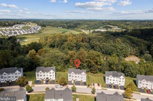 1821 Honeysuckle Ct, Downingtown PA  19335-7202 exterior