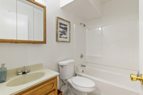 2014 Notre Dame Ave, Belmont CA  94002-1751 exterior