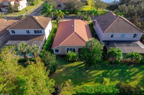 1955 Fairmont Ln, Naples FL  34120-4572 exterior
