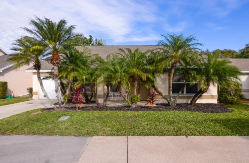 335 Tuscany Way, Fort Pierce FL  34986-2151 exterior