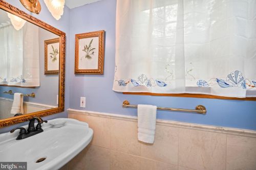 8315 Collins Ave, Camden NJ  08109-3568 exterior