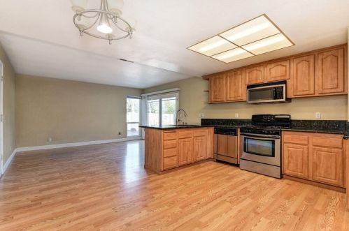 8437 Juglans Dr, Citrus Heights CA  95662-3048 exterior