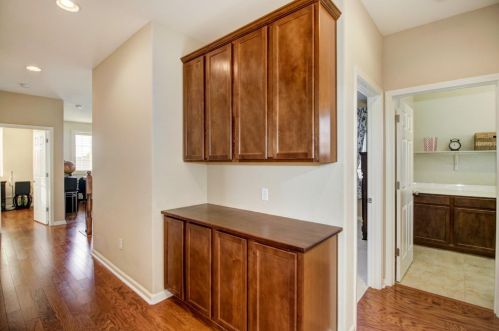 9872 Winkle Cir, Elk Grove CA  95757-6276 exterior