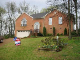 120 Redbud Dr, Hendersonville, TN 37075-3982