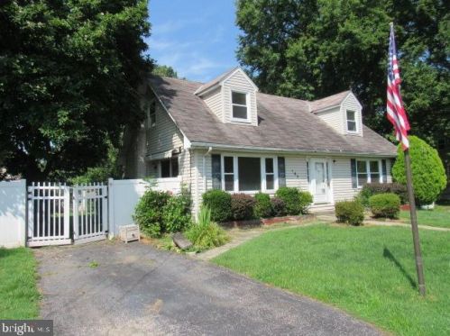 165 Youngs Ave, Woodlyn, PA 19094-1819