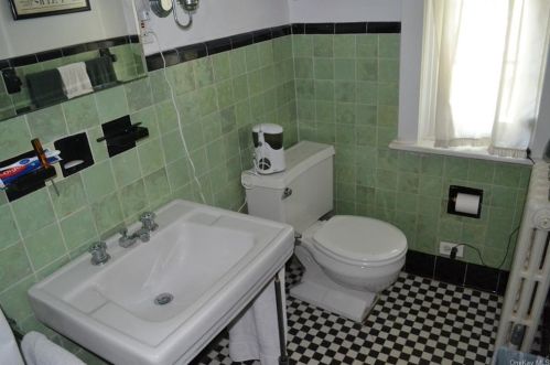 589 Ridgeway, White Plains NY  10605-4316 exterior