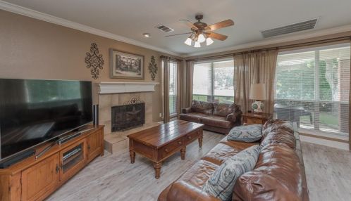 2112 Huron Cir, Denton TX  76210-2951 exterior