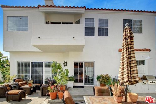 5100 Noble Ave, Van Nuys CA 91402-4509 exterior