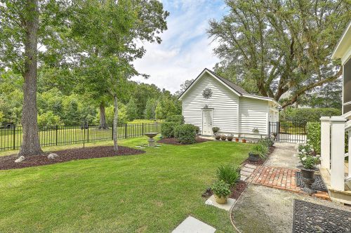 1521 Lindsey Creek Dr, Mount Pleasant SC  29466-8393 exterior