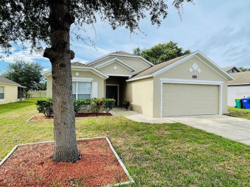4132 Waltham Forest Dr, Tavares, FL 32778-5725