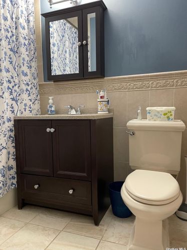 10 Glen Hollow Dr, Holtsville NY  11742-2404 exterior